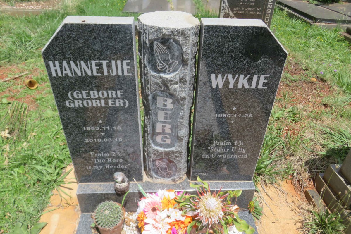 BERG Wykie 1950- &amp; Hannetjie GROBLER 1953-2018