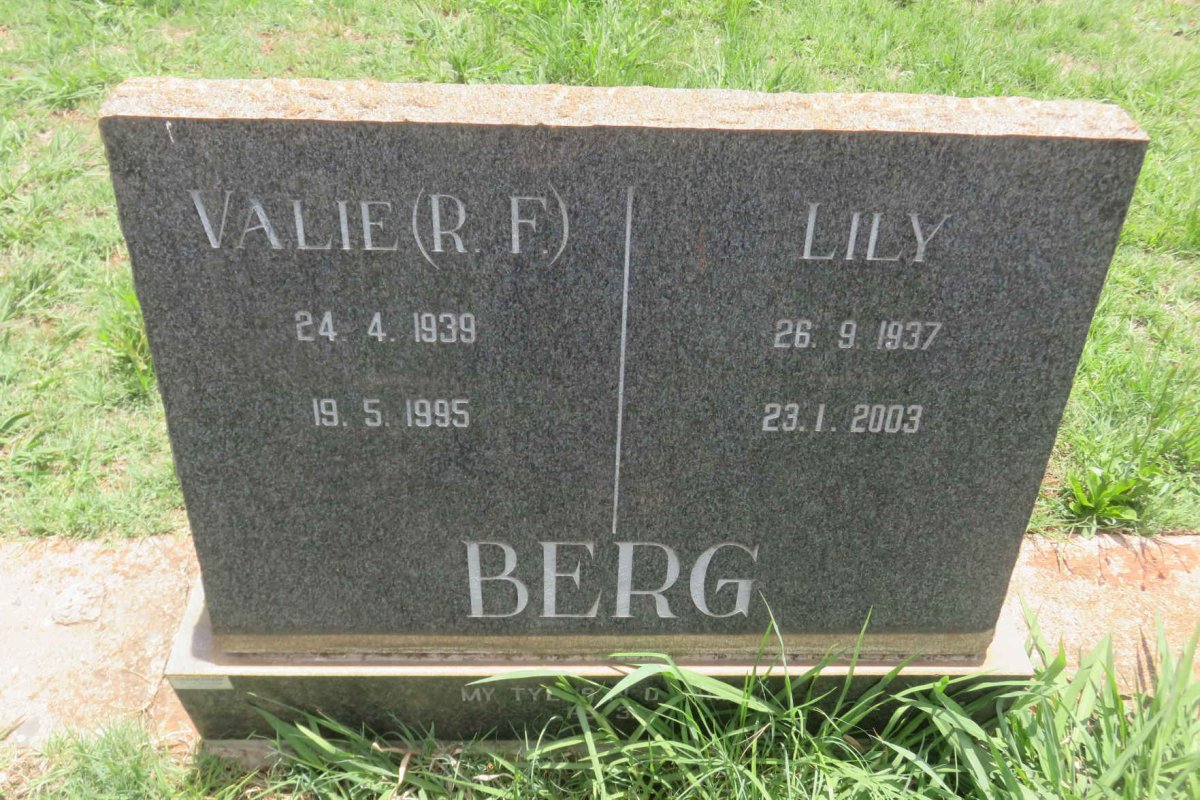 BERG R.F. 1939-1995 &amp; Lily 1937-2003