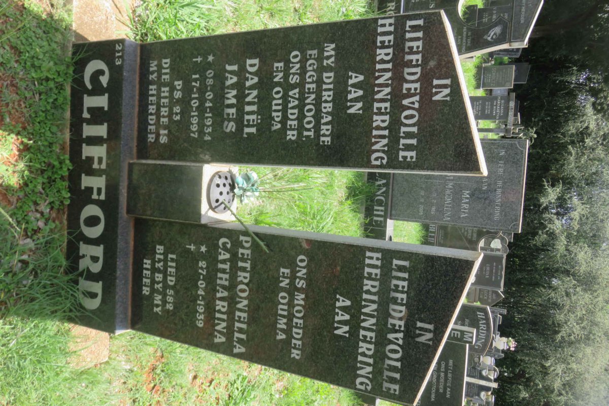 CLIFFORD Daniel James 1934-1997 &amp; Petronella Catharina 1939-