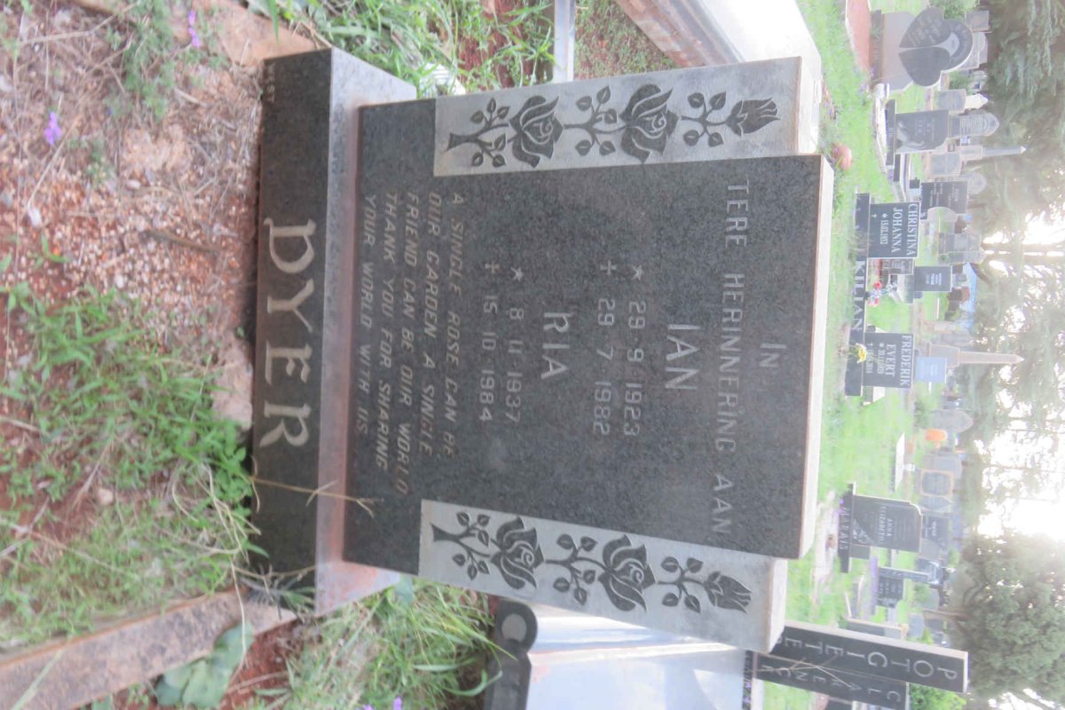 DYER Ian 1923-1982 &amp; Ria 1937-1984