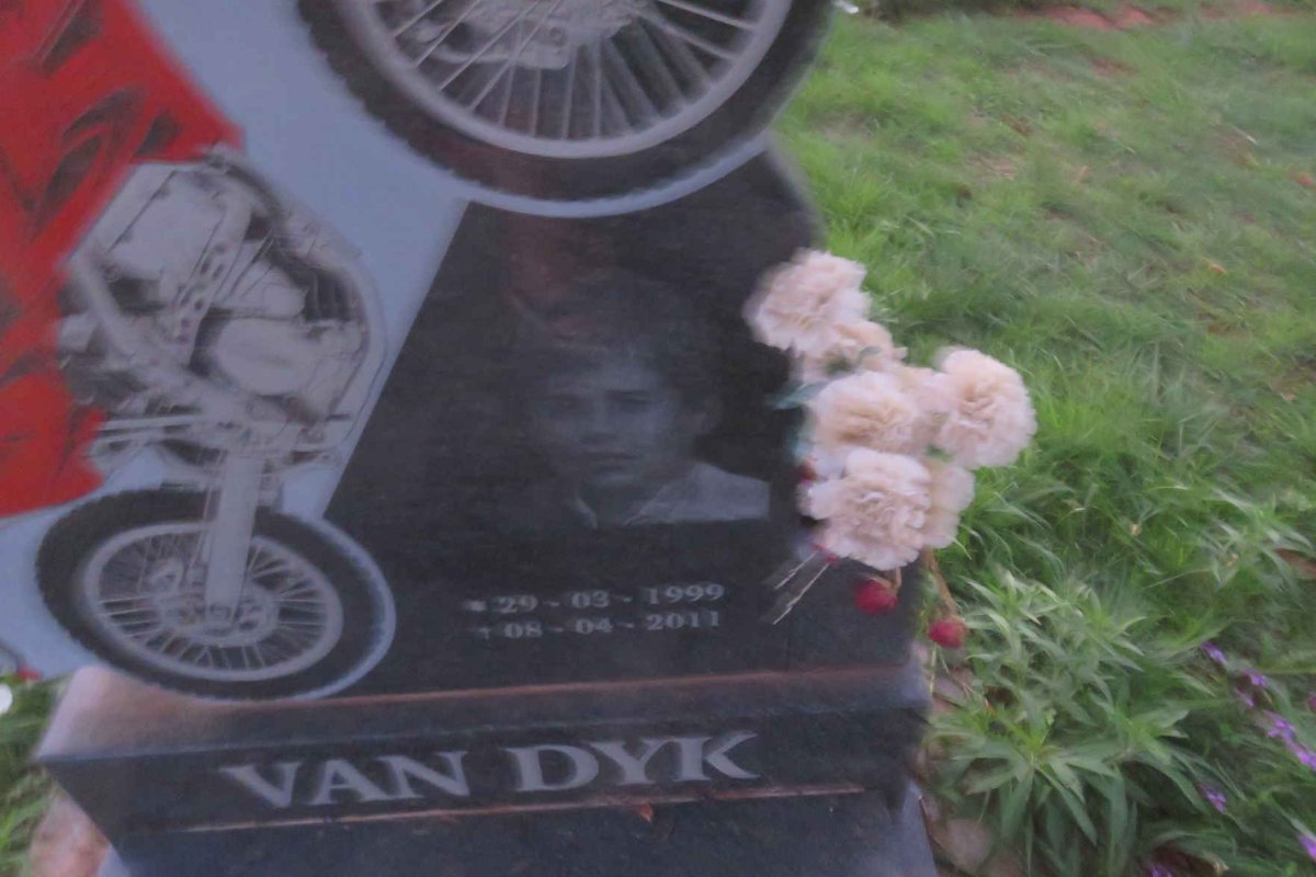 DYK Stian, van 1999-2011