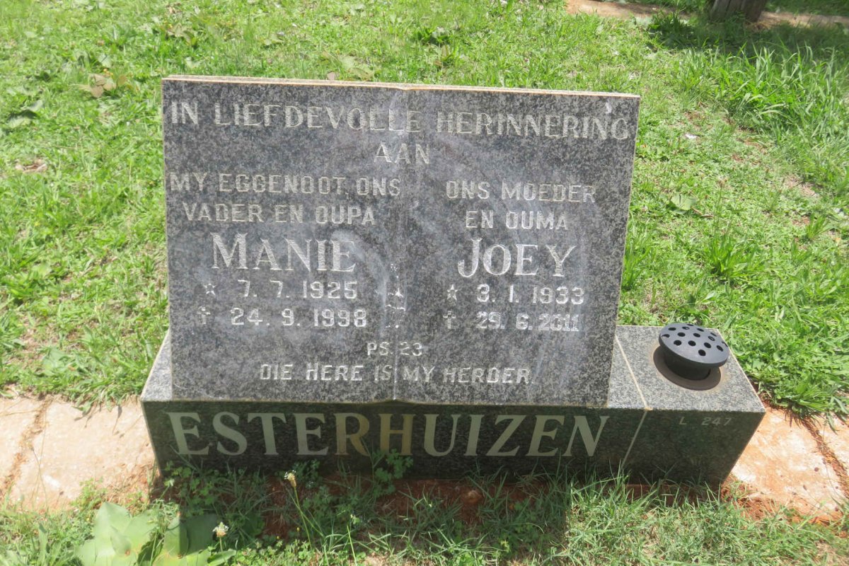 ESTERHUIZEN Manie 1925-1998 &amp; Joey 1933-2011