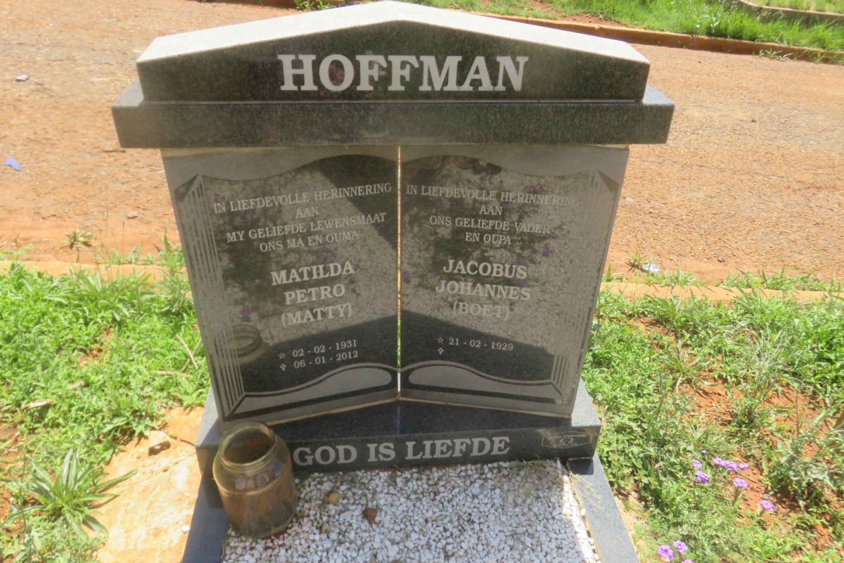 HOFFMAN Jacobus Johannes 1929- &amp; Matilda Petro 1931-2012