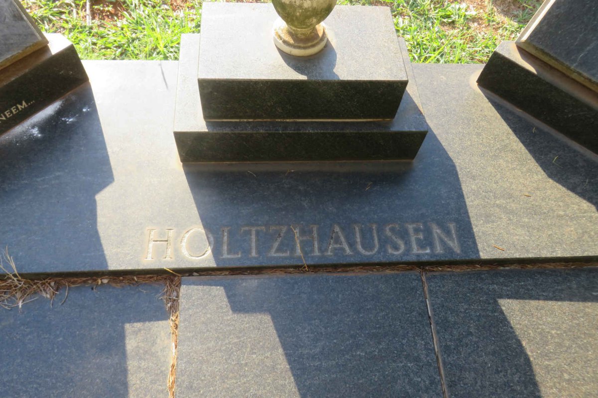 HOLTZHAUSEN Izak Cornelius 1909-1986 _1