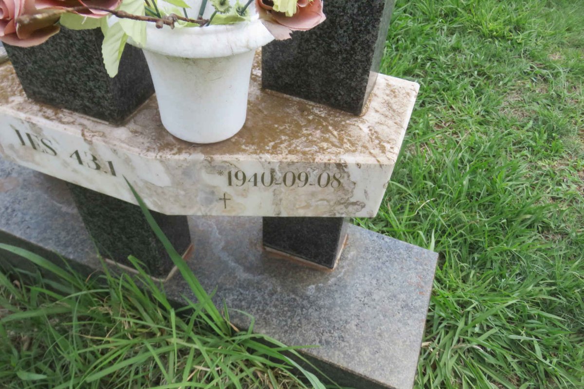 MARE Barry 1935-2004 &amp; Hilda 1940-