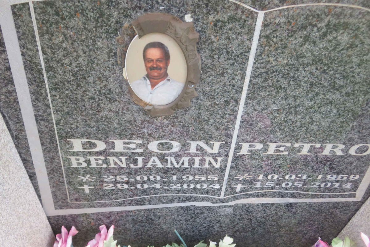 MOSTERT Deon Benjamin 1955-2004 :: GELDENHUYS Petro 1959-2014
