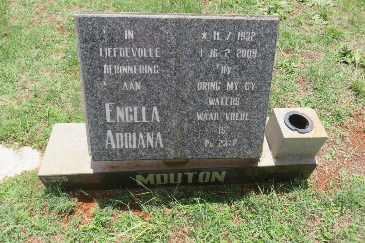 MOUTON Engela Adriana 1932-2009