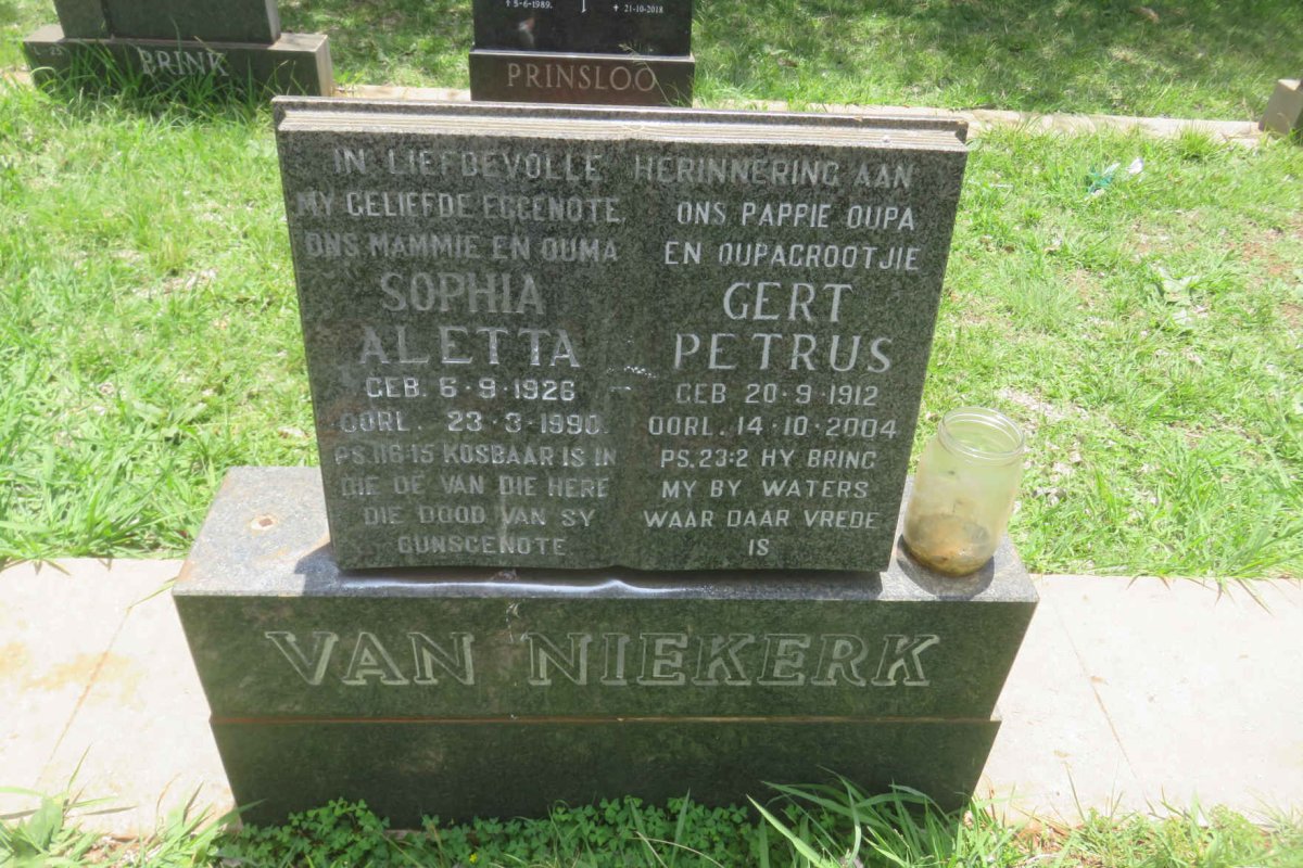 NIEKERK Gert Petrus, van 1912-2004 &amp; Sophia Aletta 1926-1990
