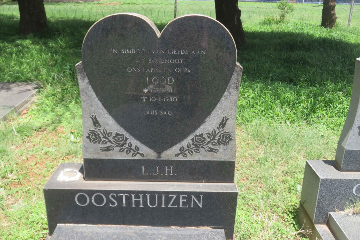 OOSTHUIZEN L.J.H. 1911-1980 &amp; A.C.B. 1920-1997