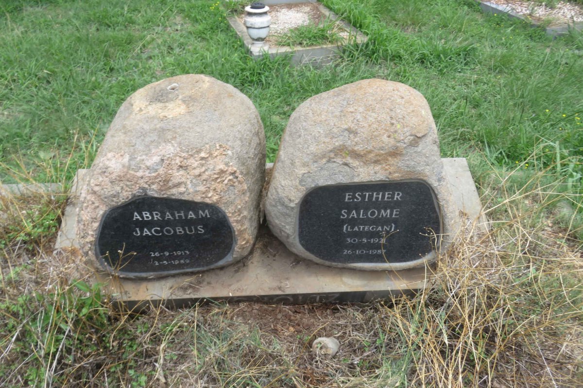 SCHOLTZ Abraham Jacobus 1913-1989 & Esther Salome LATEGAN 1921-1987