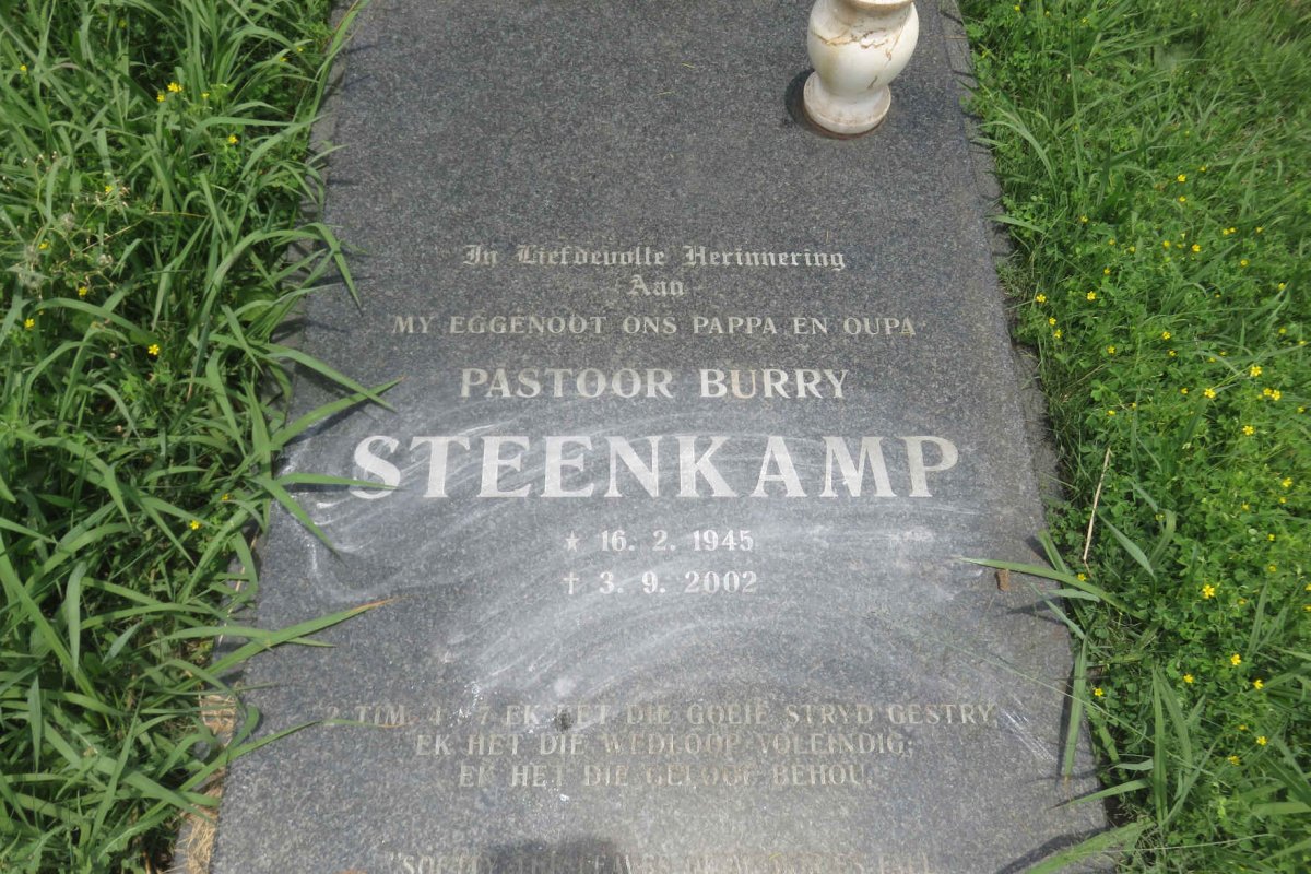 STEENKAMP Burry 1945-2002
