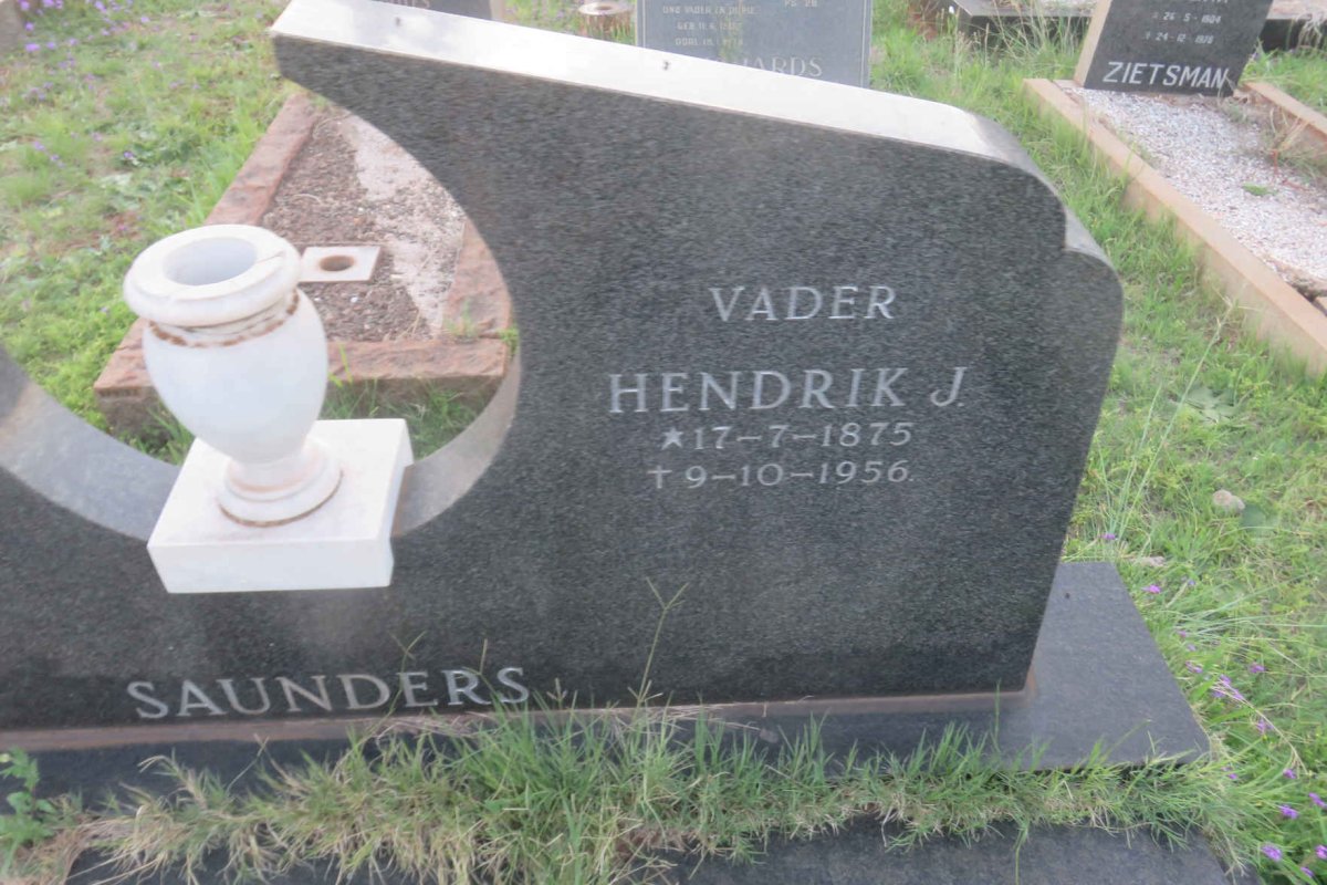 SAUNDERS Hendrik J. 1875-1956 &amp; Carolina E. 1889-1980