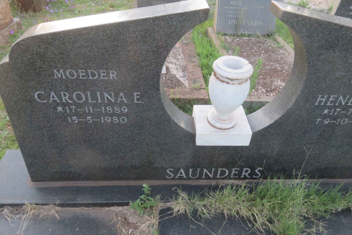 SAUNDERS Hendrik J. 1875-1956 &amp; Carolina E. 1889-1980