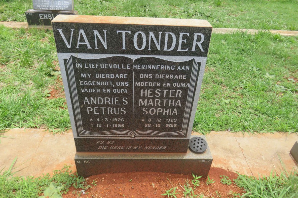 TONDER Andries Petrus, van 1926-1996 &amp; Hester Martha Sophia 1929-2015