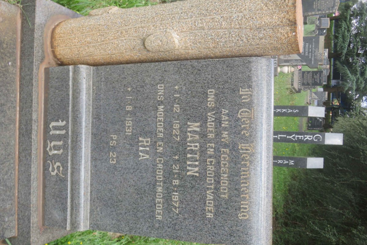 UYS Martin 1927-1977 &amp; Ria 1931-