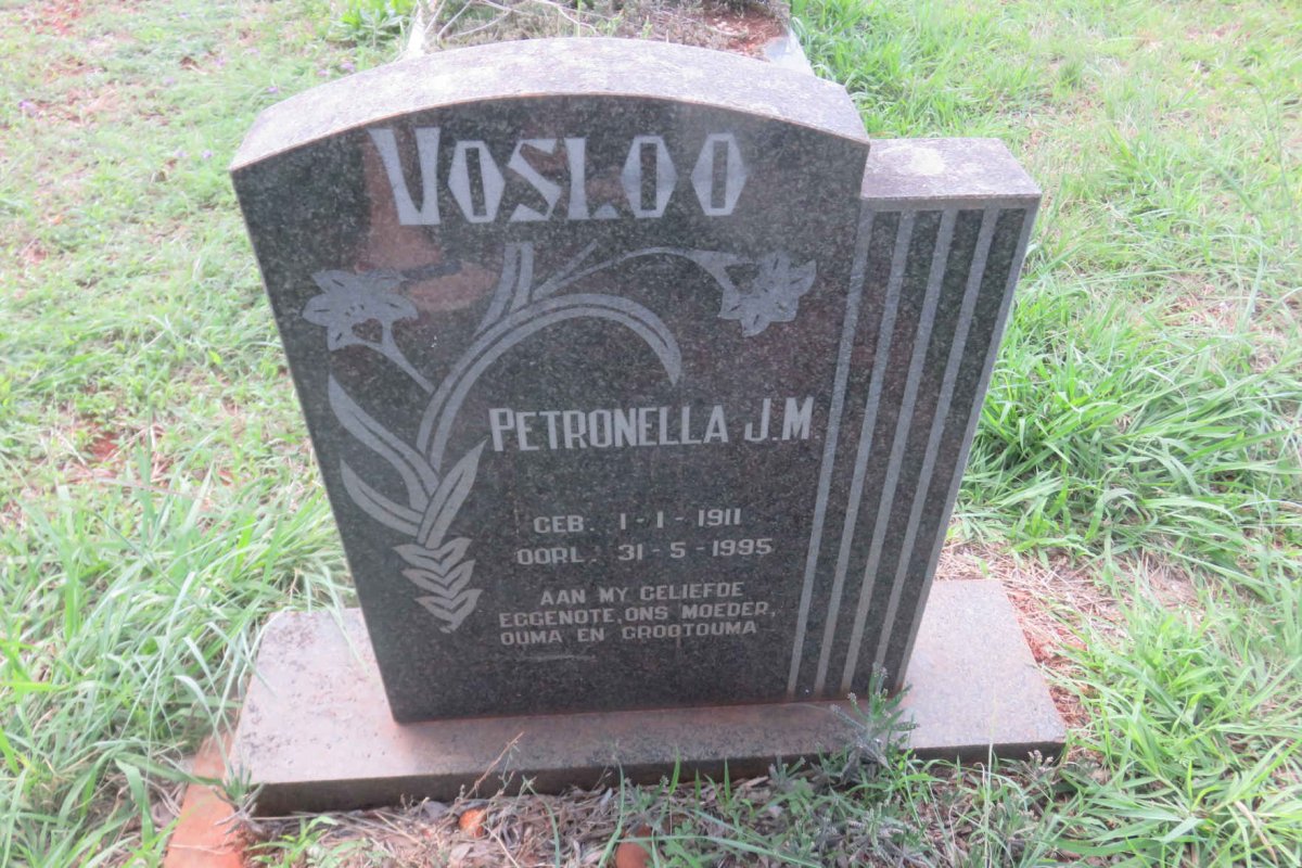VOSLOO Petronella J.M. 1911-1995