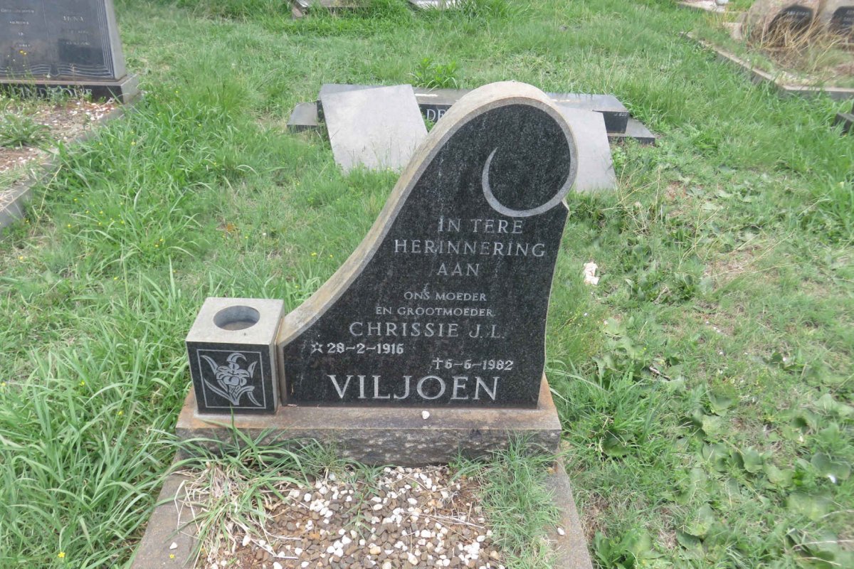 VILJOEN Chrissie J.L. 1916-1982