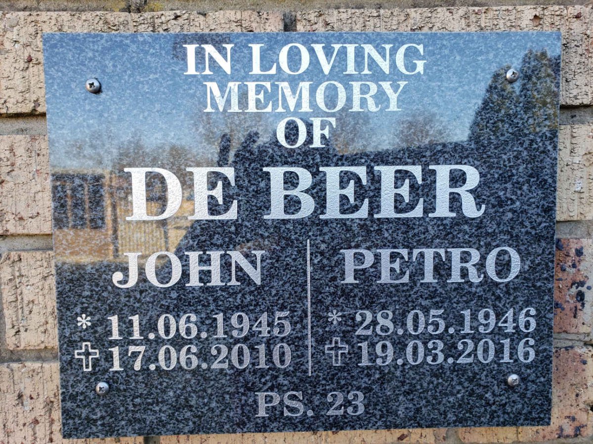 BEER John, de 1945-2010 &amp; Petro 1946-2016