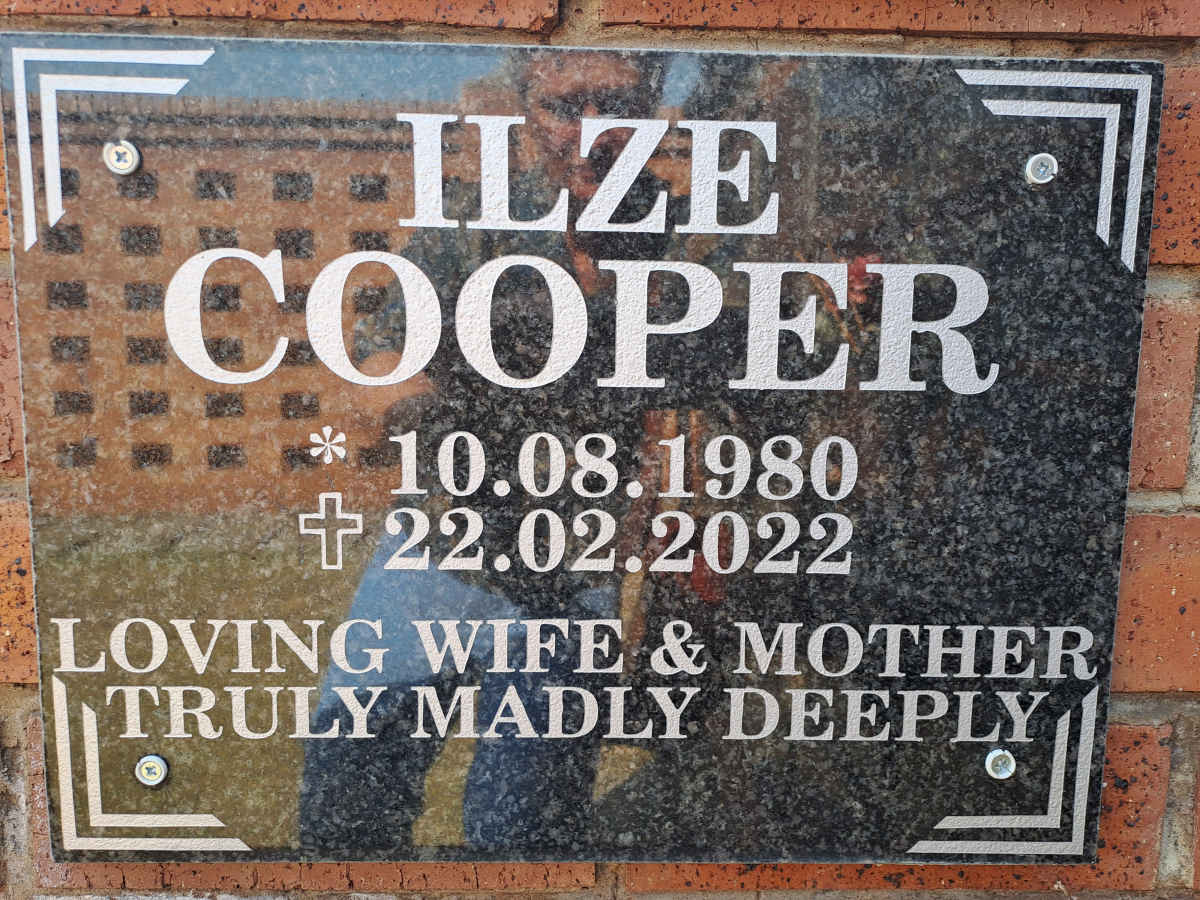 COOPER Ilze 1980-2022