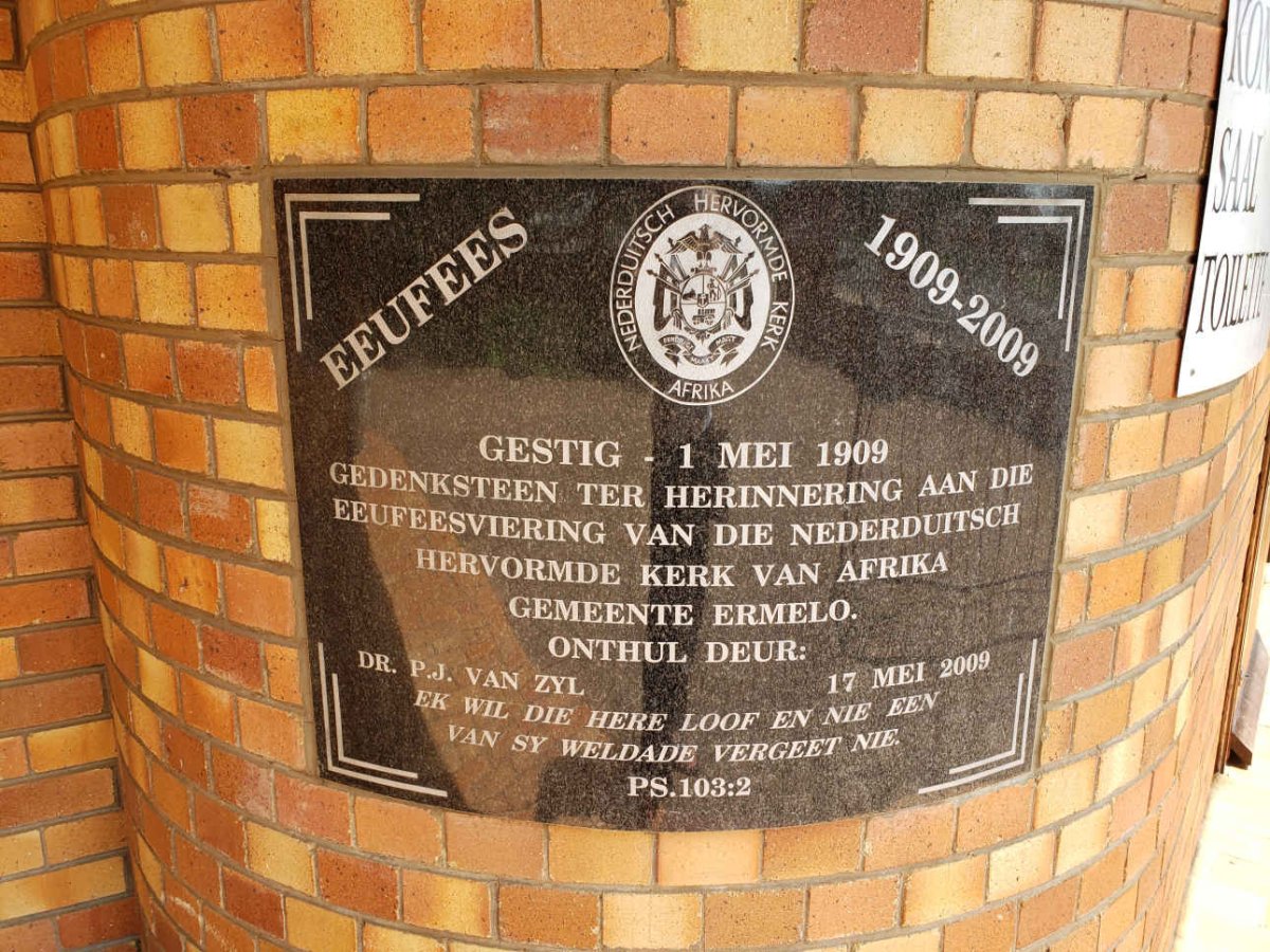 6. Eeufees gedenkplaat 1909-2009