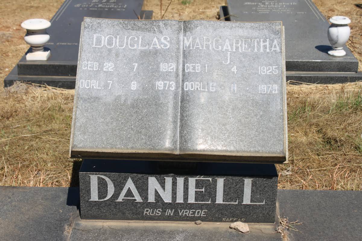 DANIELL Douglas 1921-1973 &amp; Margaretha J. 1925-1979