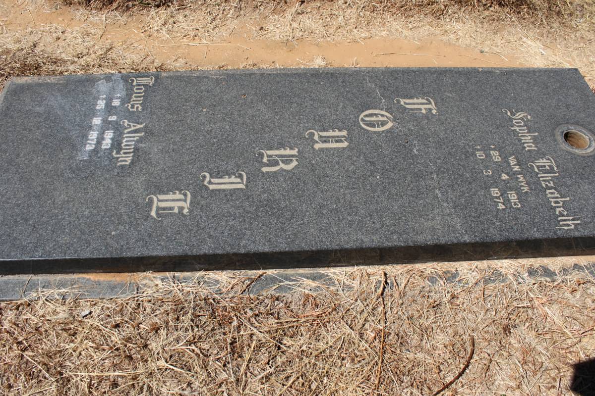 FOURIE Louis Alwyn 1943-1973 &amp; Sophia Elizabeth VAN WYK 1913-1974