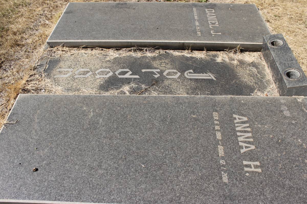 JORDAAN Daniel J.1904-1975 &amp; Anna H. 1910-2001