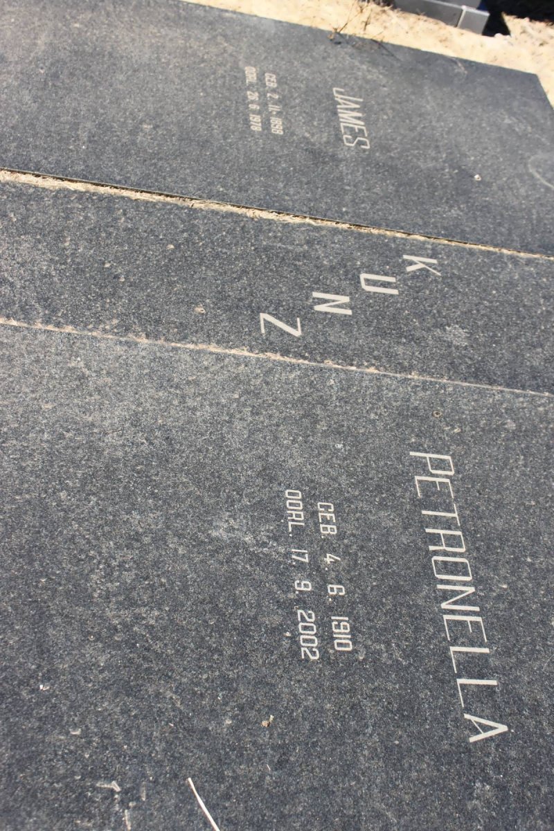 KUNZ James 1898-1978 &amp; Petronella 1920-2002