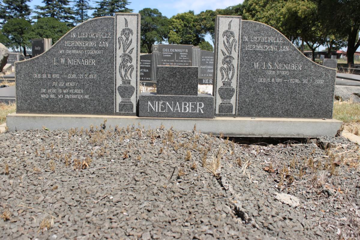 NIENABER L.W. 1910-1971 &amp; M.J.S. STOOP 1911-2002