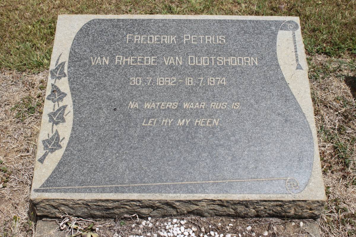 OUDTSHOORN Frederick Petrus, van Rheede van 1892-1974