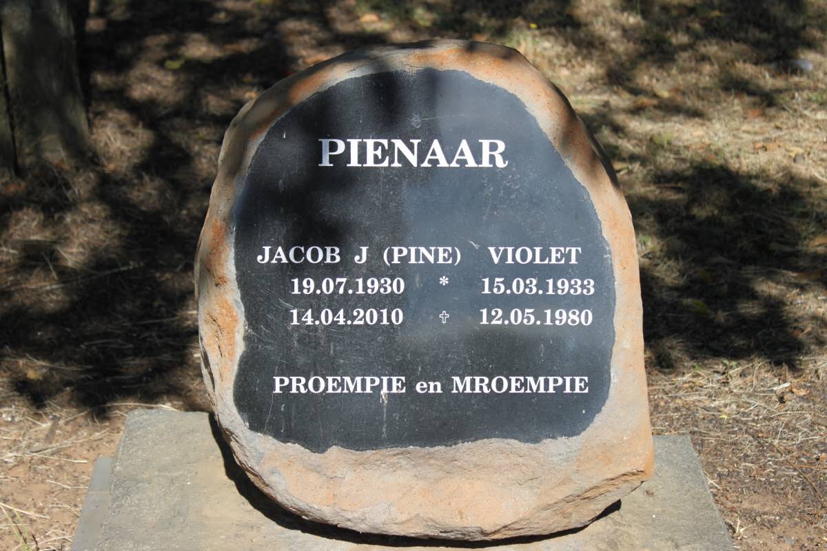 PIENAAR Jacob J. 1930-2010 &amp; Violet 1933-1980