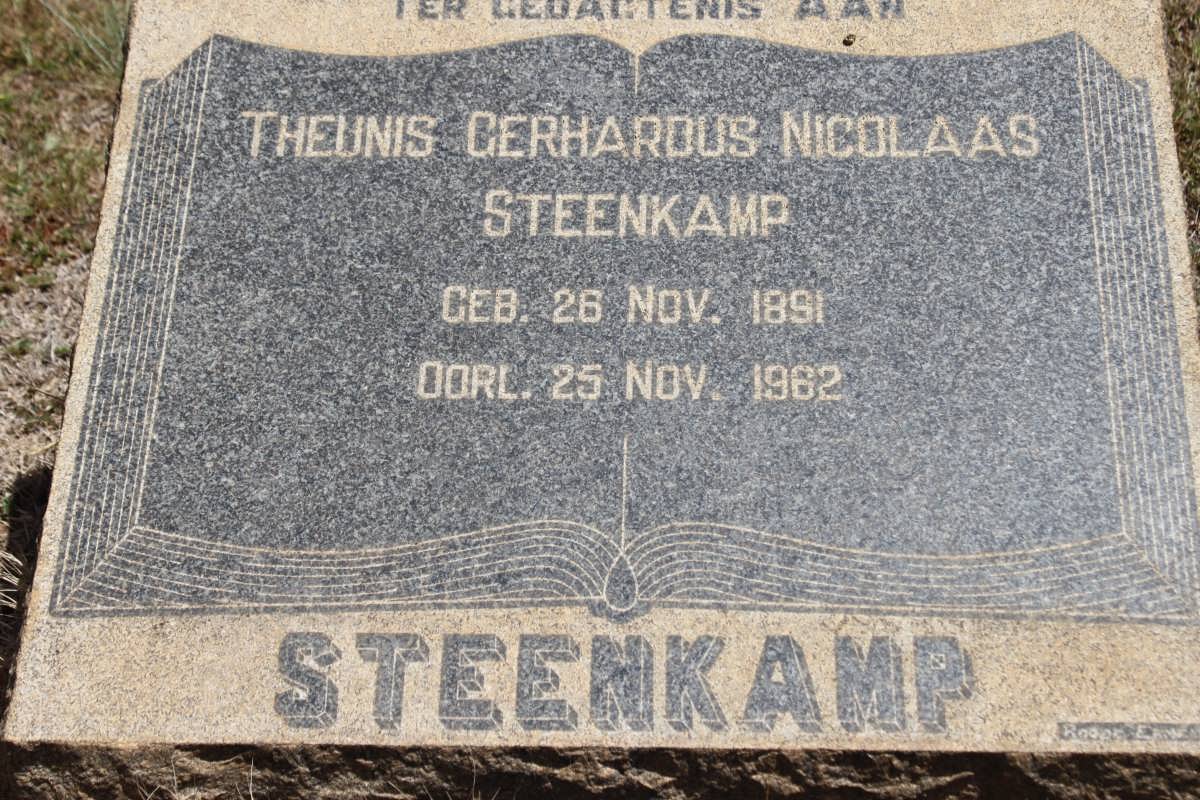 STEENKAMP Theunis Gerhardus Nicolaas 1891-1962