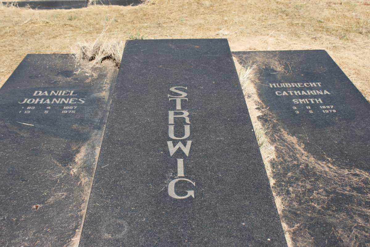 STRUWIG Daniel Johannes 1897-1975 &amp; Huibrecht Catherina SMITH 1897-1979
