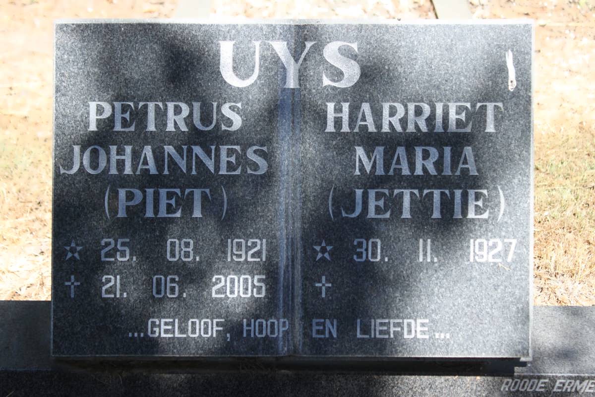 UYS Petrus Johannes 1921-2005 &amp; Harriet Maria 1927-