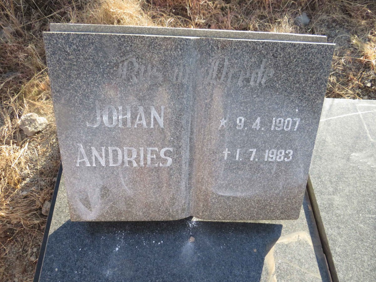 PRINSLOO Johan Andries 1907-1983 & Johanna H.M. 1906-2006 _2