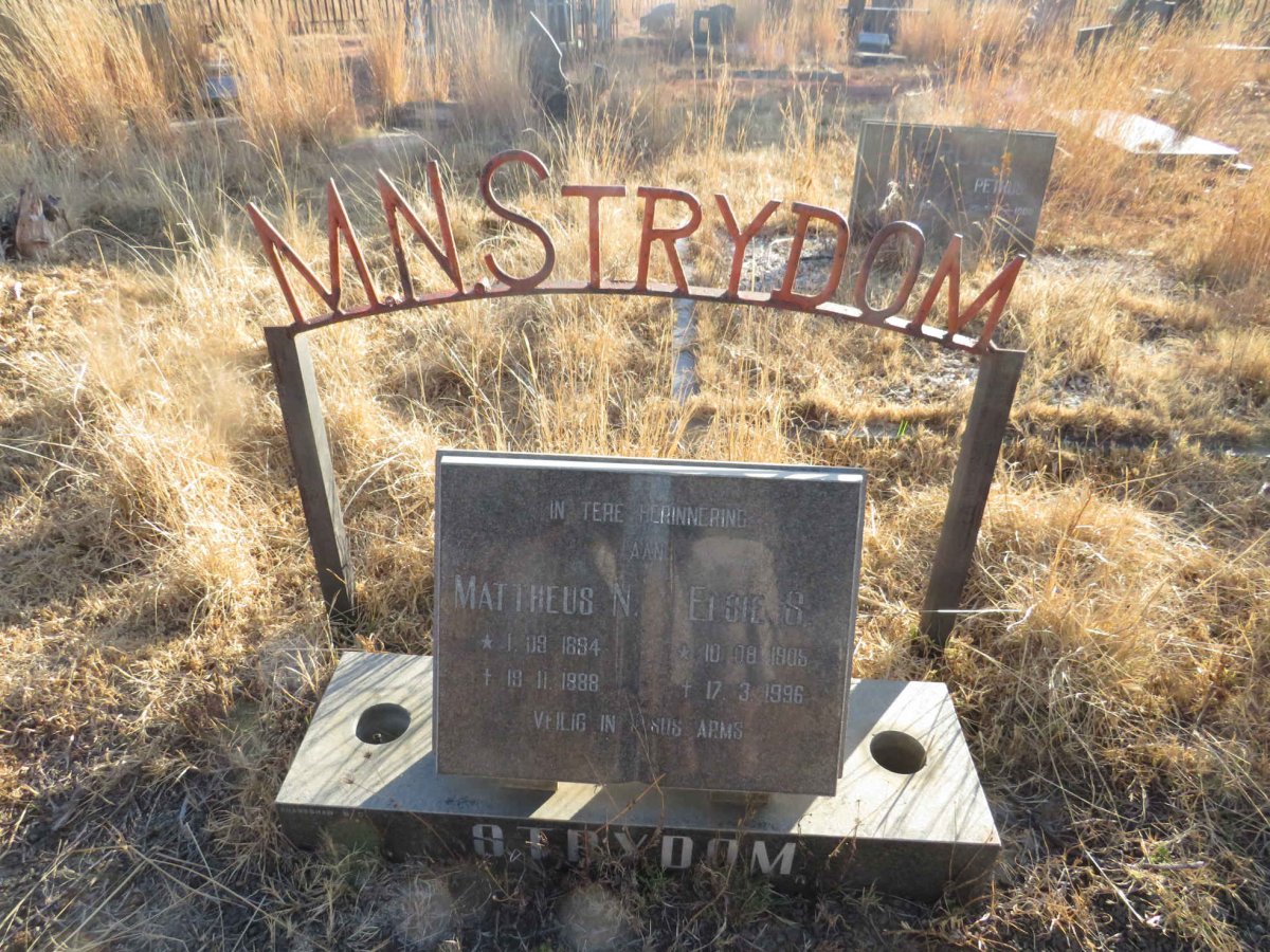 STRYDOM Mattheus N. 1894-1988 & Elsie S. 1905-1996 