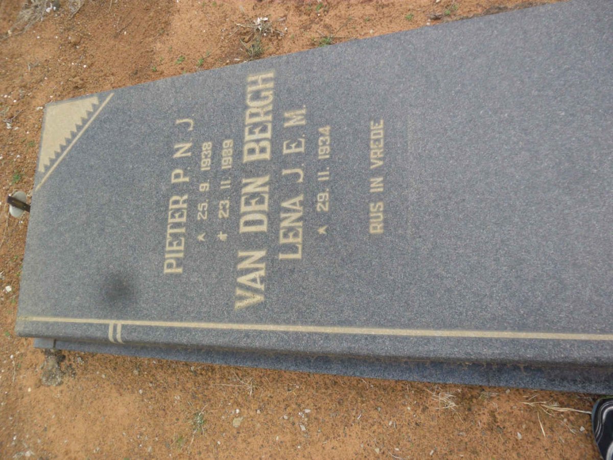 BERGH Pieter P.N.J., van den 1938-1989 &amp; Lena J.E.M. 1934-