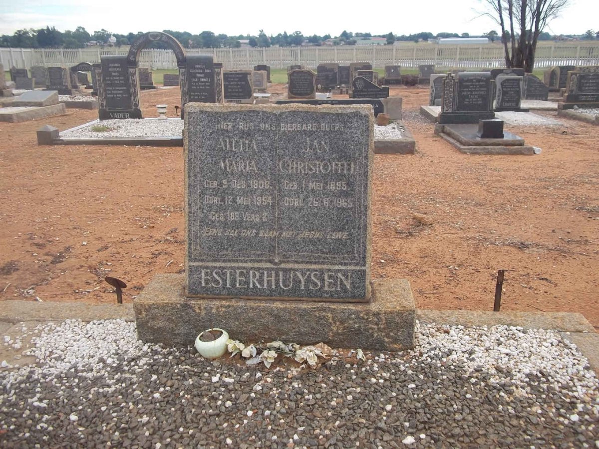 ESTERHUYSEN Jan Christoffel 1895-1965 &amp; Aletta Maria 1906-19?4