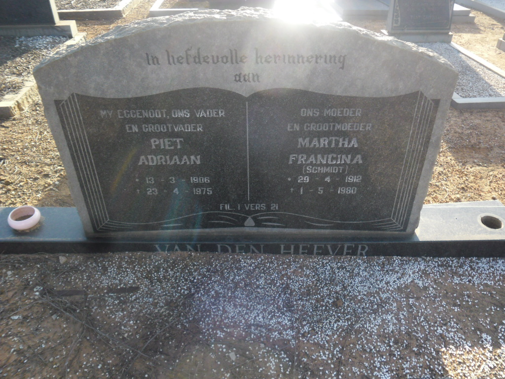 HEEVER Piet Adriaan, van den 1906-1975 &amp; Martha Francina SCHMIDT 1912-1980