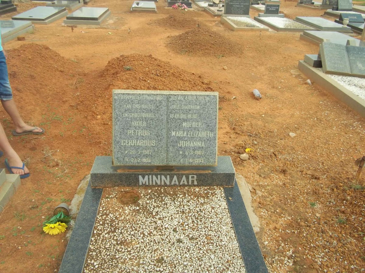 MINNAAR Petrus Gerhardus 1907-199? &amp; Maria Elizabeth Johanna 1907-1993