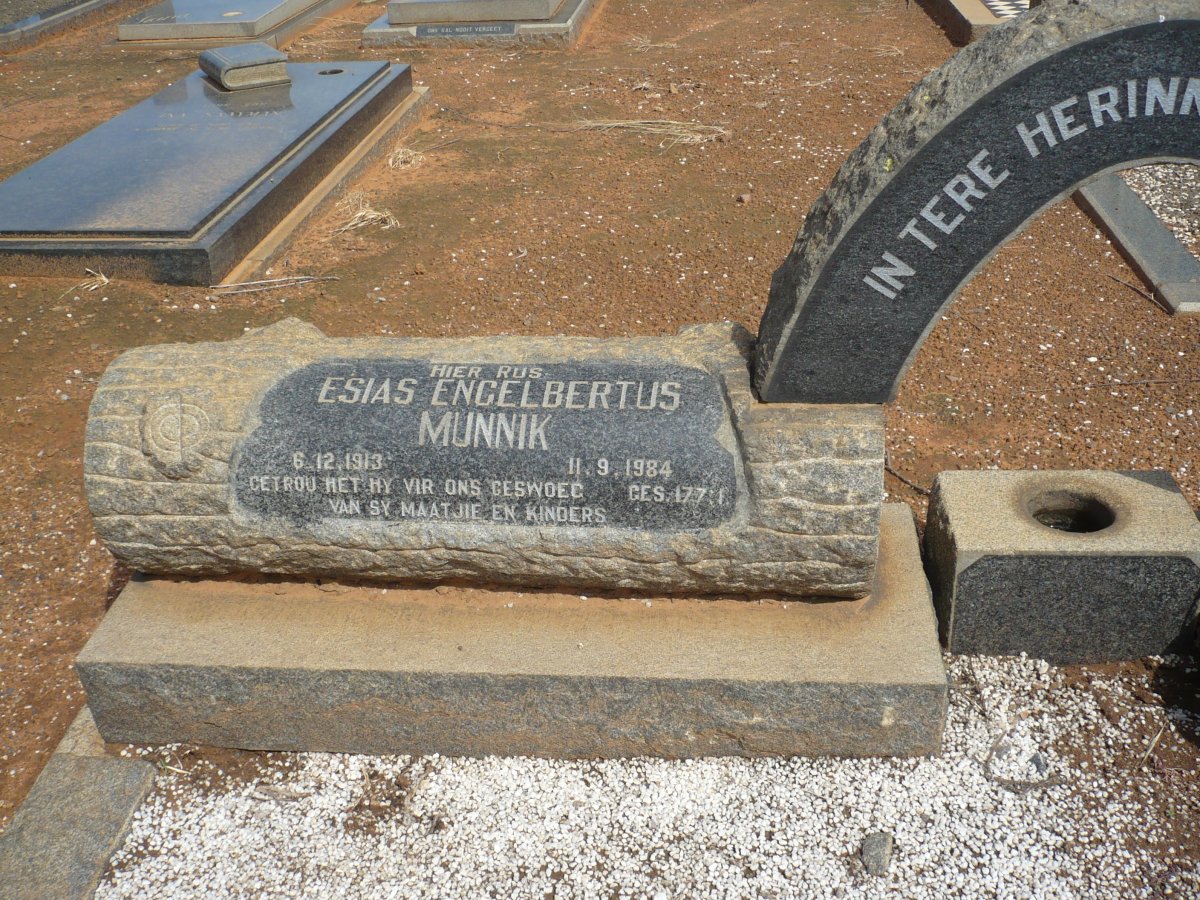 MUNNIK Esias Engelbertus 1913-1984