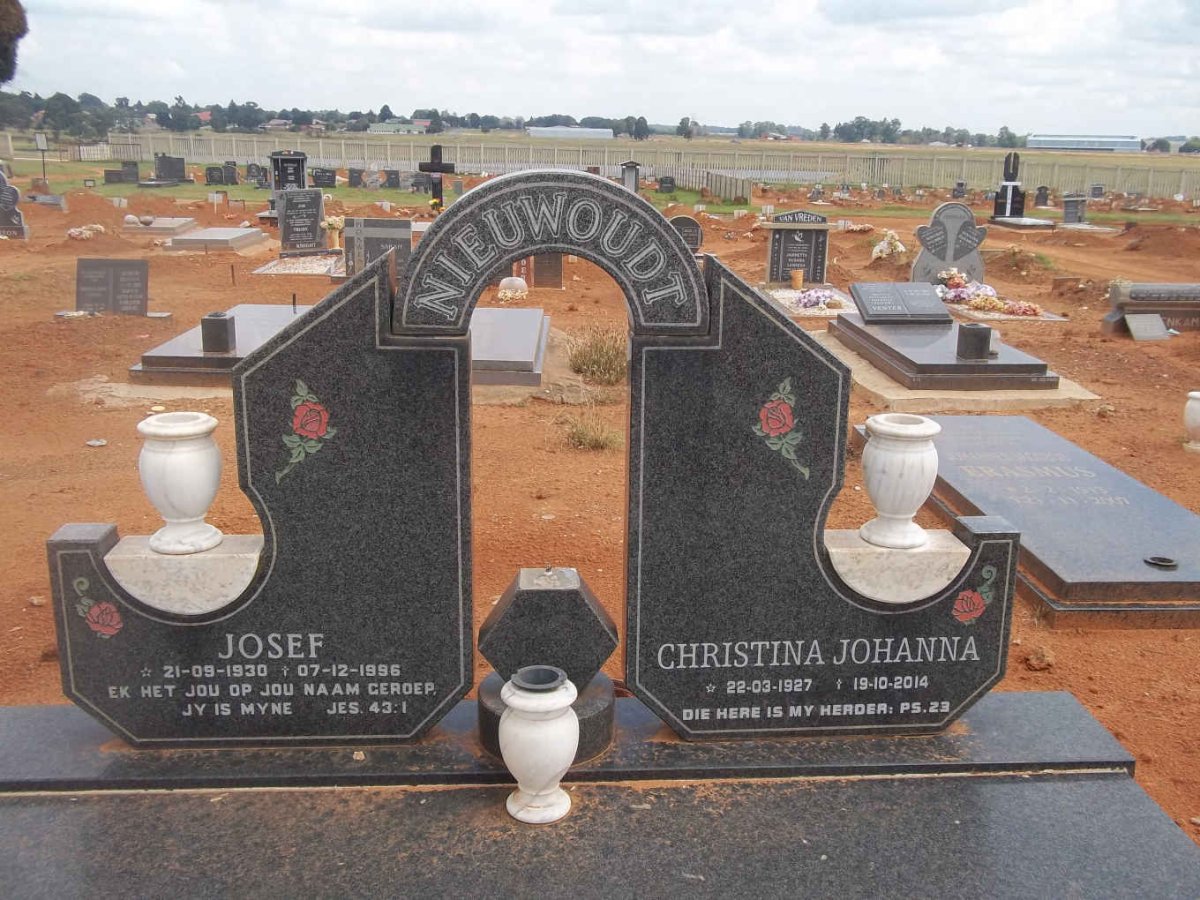 NIEUWOUDT Josef 1930-1996 &amp; Christina Johanna 1927-2014