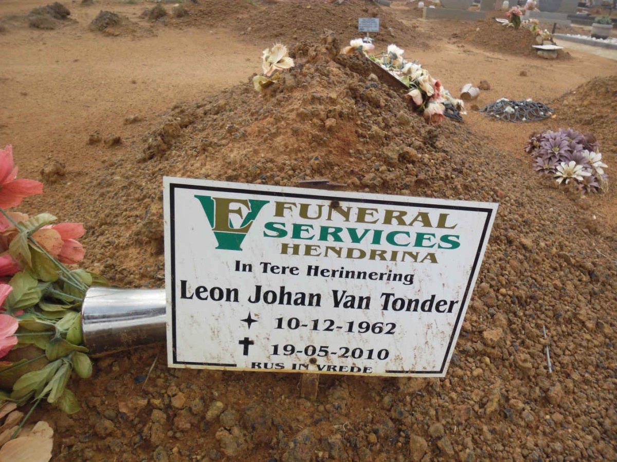 TONDER Leon Johan, van 1962-2010