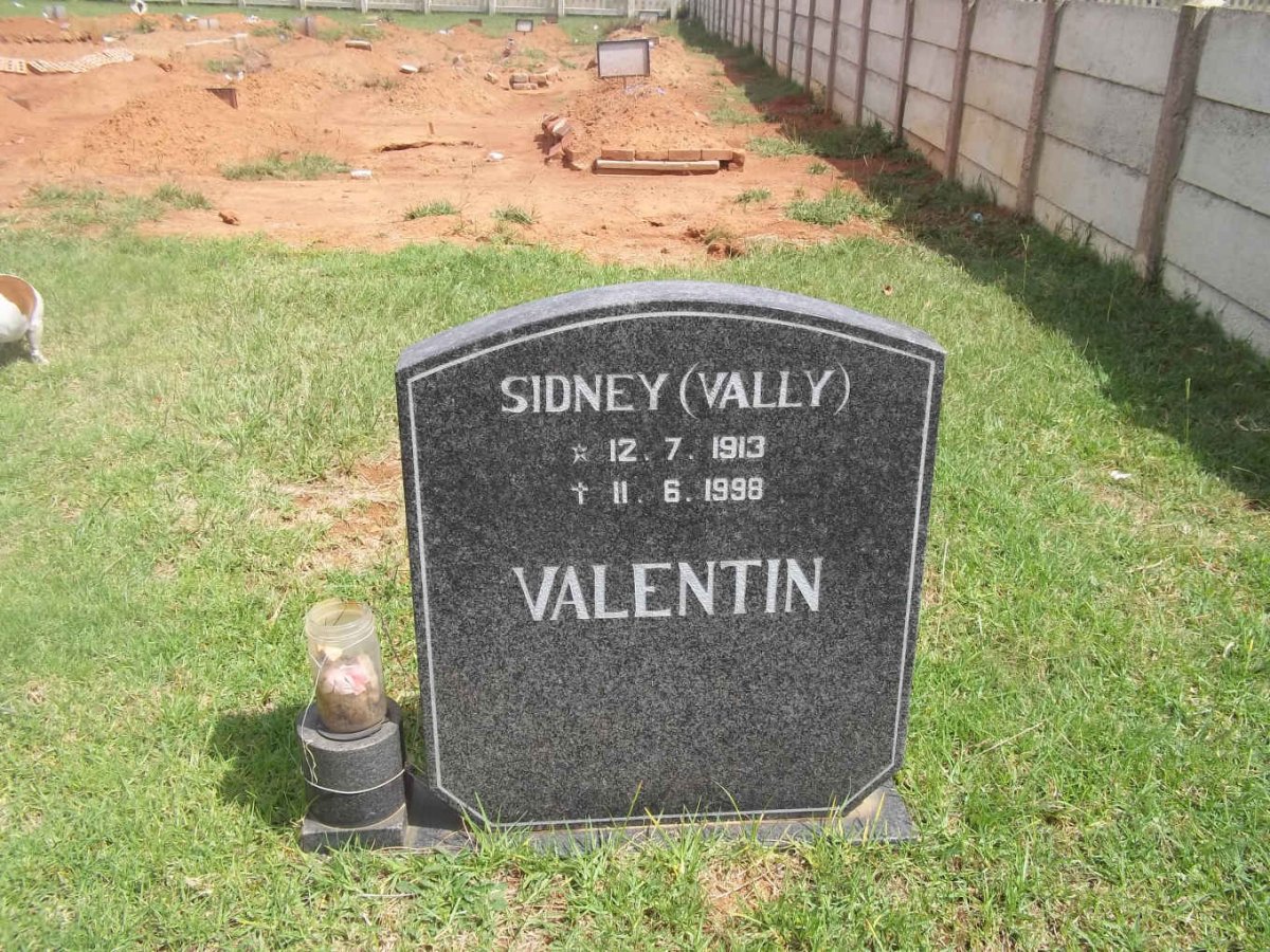 VALENTIN Sidney 1913-1998