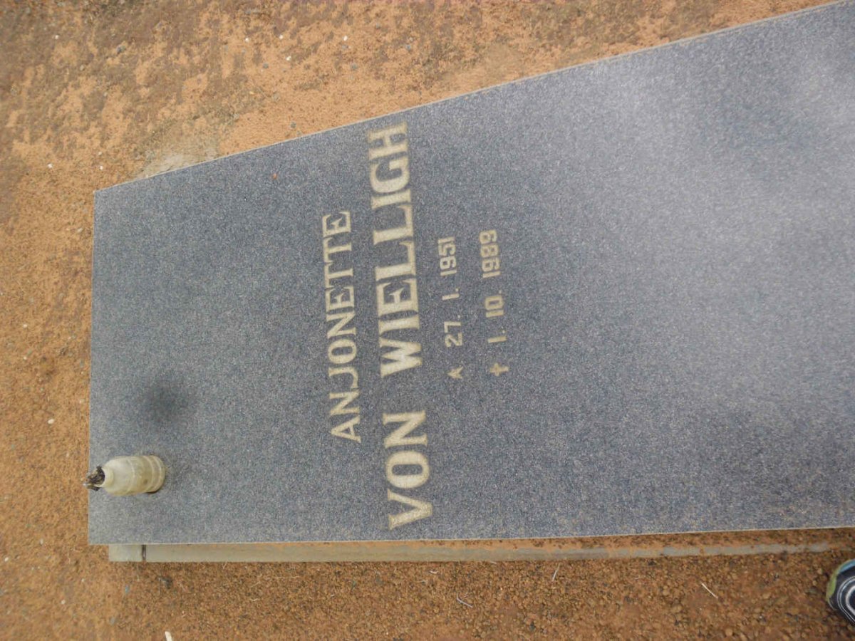 WIELLIGH Anjonette, von 1951-1989