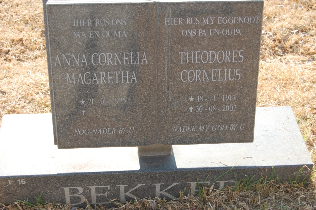 BEKKER Theodorus Cornelius 1913-2002 &amp; Anna Cornelia Magreteha 1925-