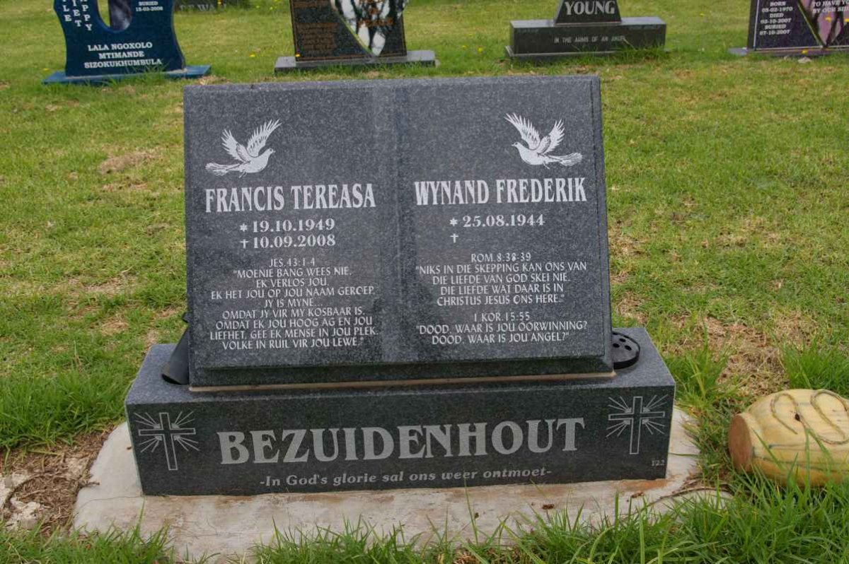 BEZUIDENHOUT Wynand Frederik 1944- &amp; Francis Tereasa 1949-2008
