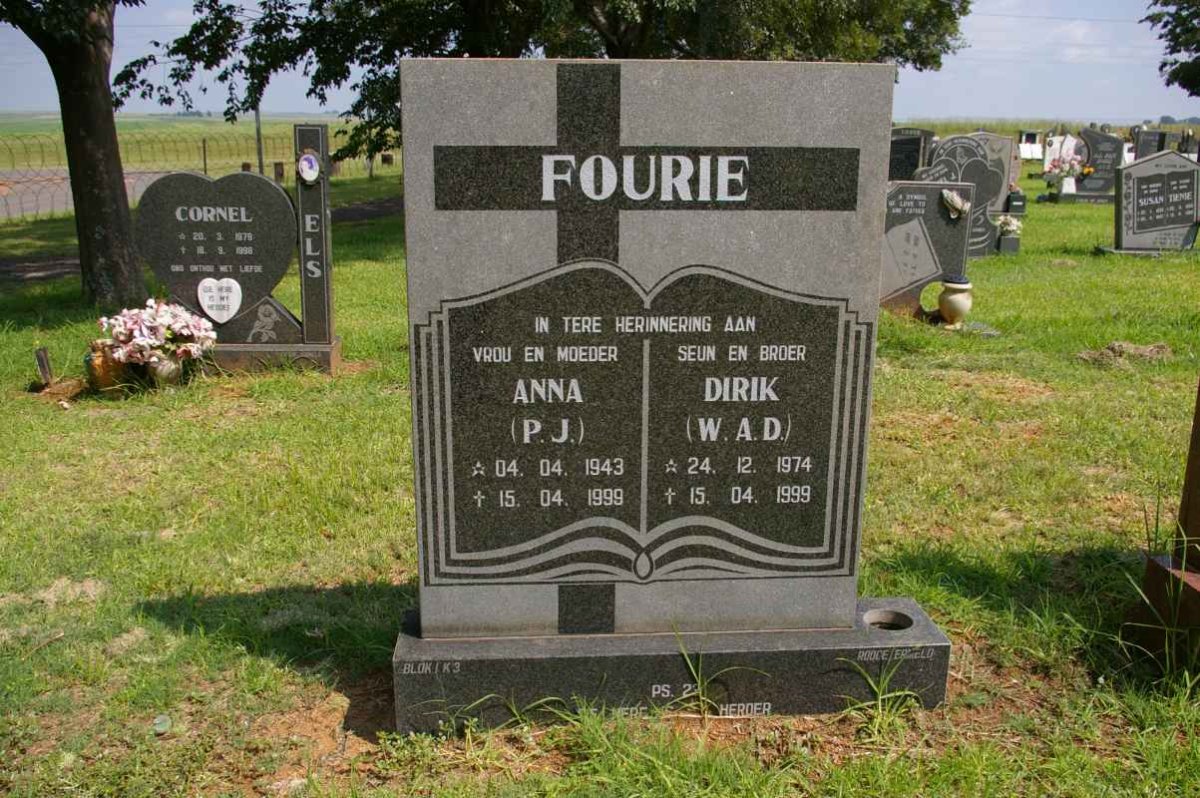 FOURIE P.J. 1943-1999 :: FOURIE W.A.D. 1974-1999 