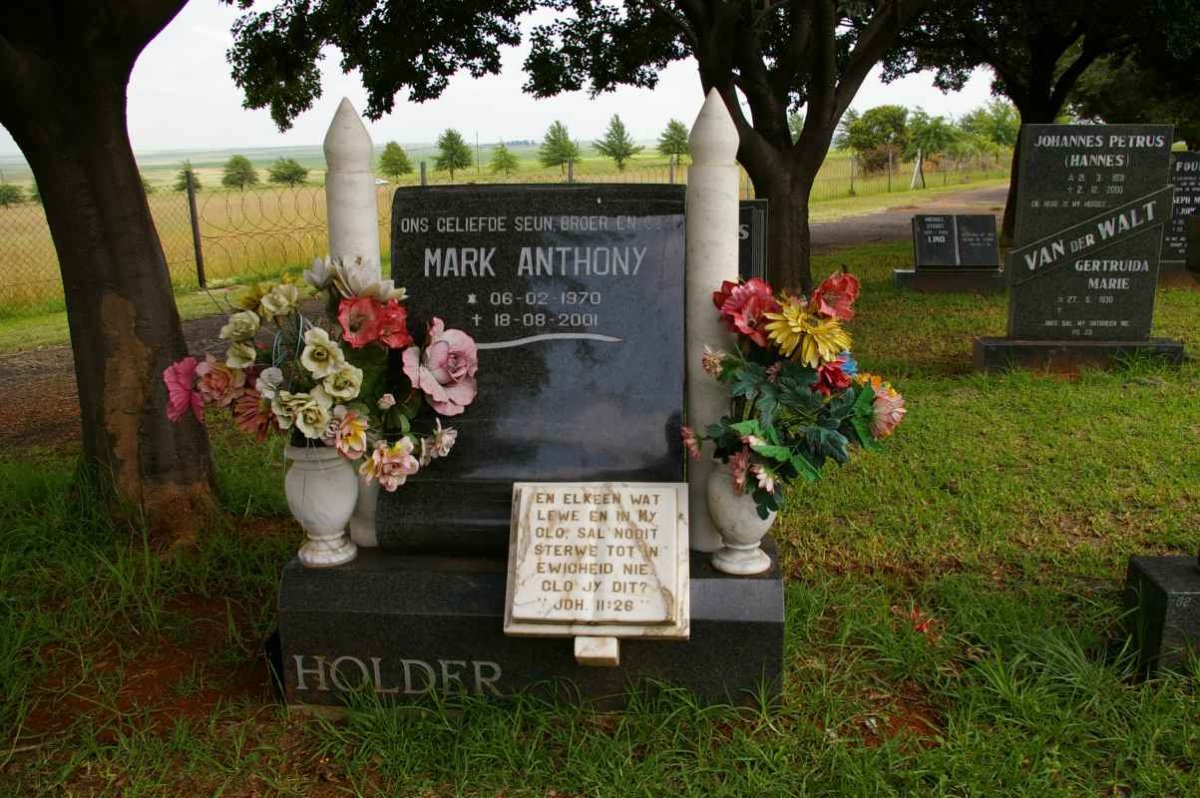 HOLDER Mark Anthony 1970-2001