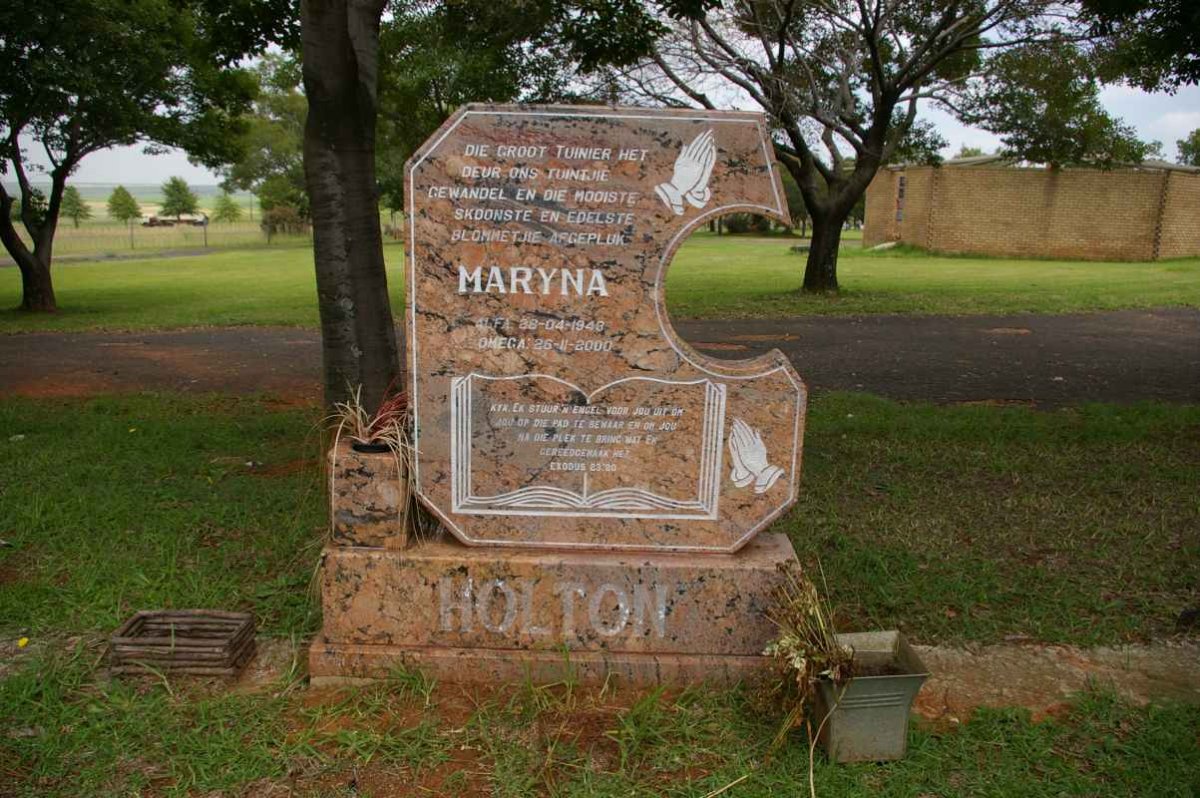 HOLTON Maryna 1943-2000